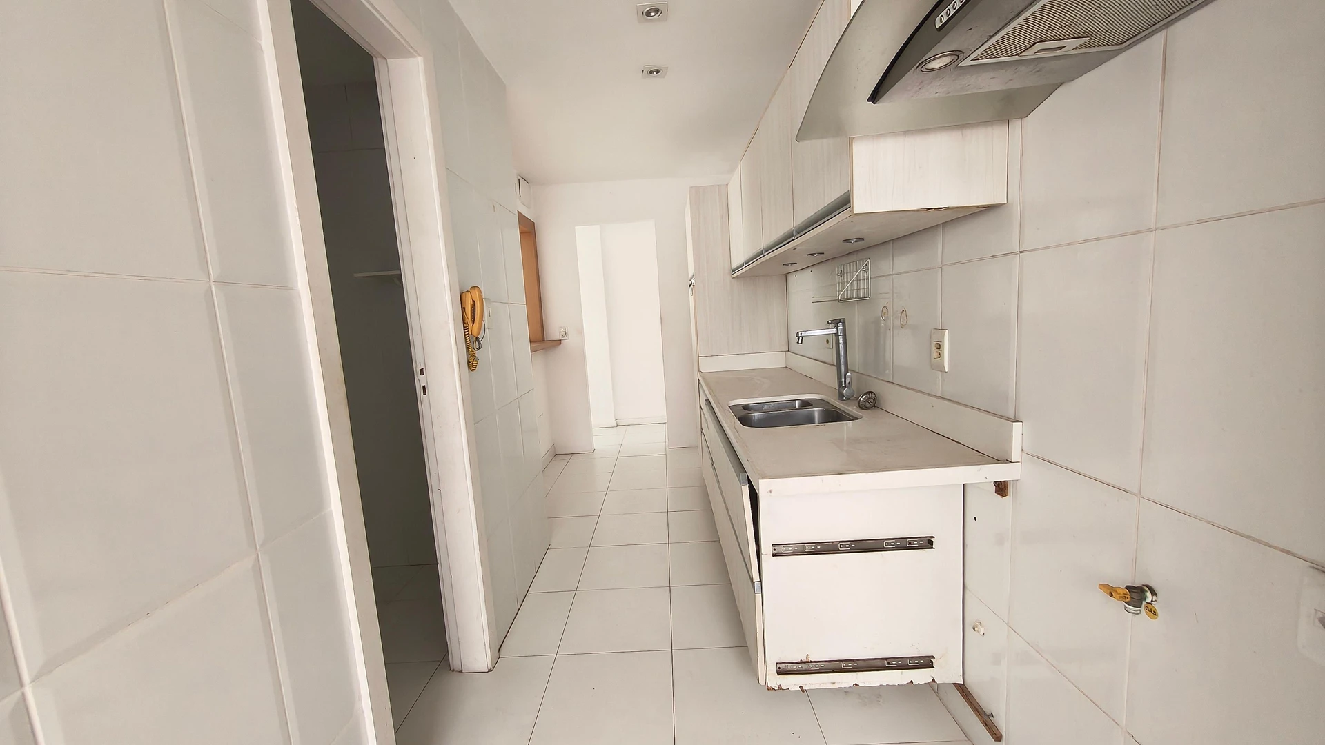 Apartment, 75 m², with a glass-enclosed balcony — photo 14