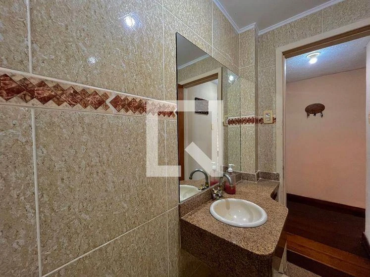 Furnished house, 350 m², with a glass-enclosed balcony — photo 46