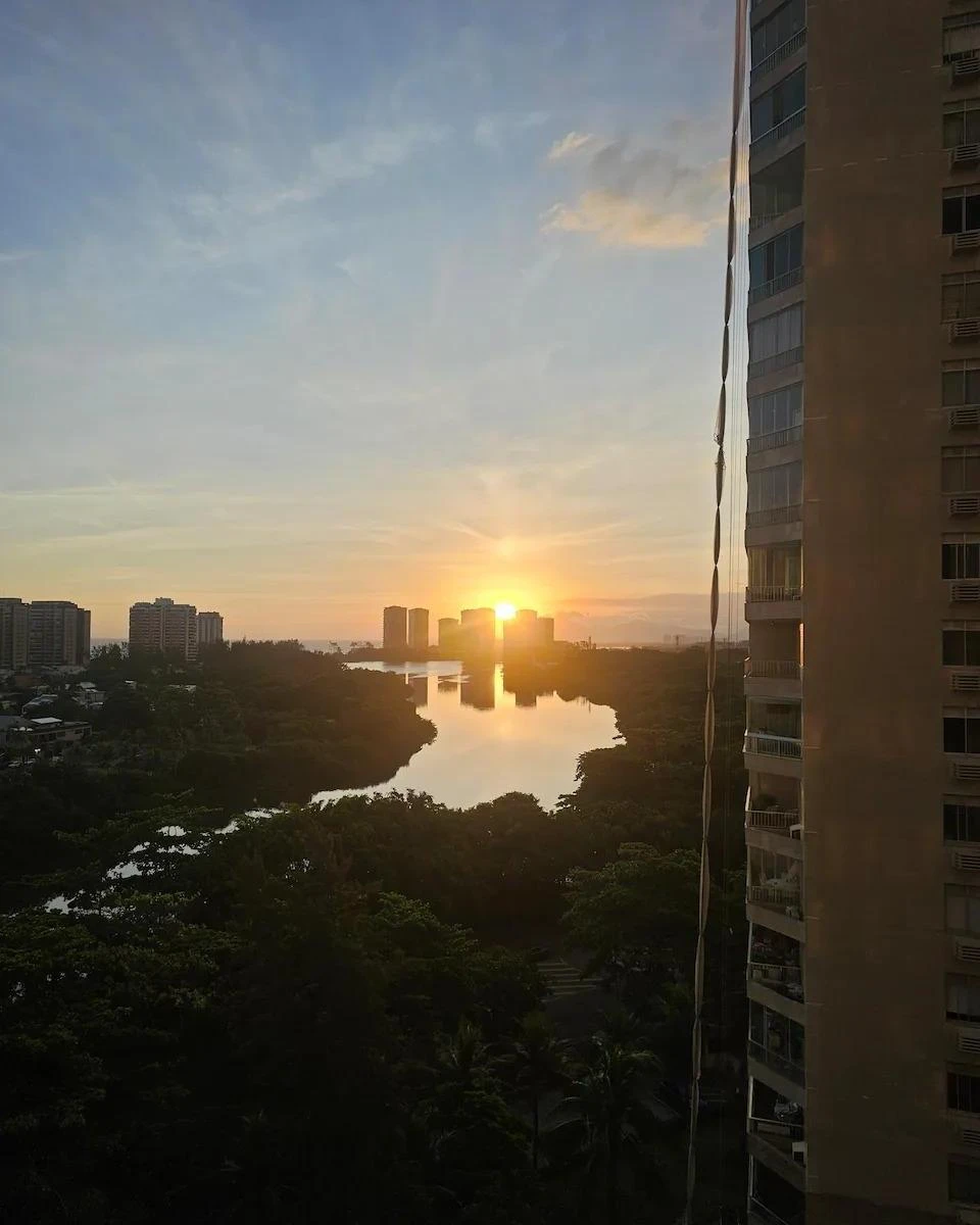3-bedroom apartment with 2 en-suite bathrooms and enclosed balcony — photo 5