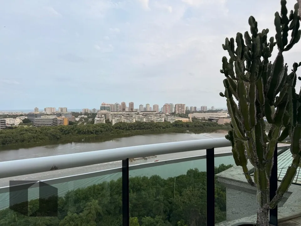 Furnished penthouse with 4 bedrooms and 3 bathrooms — photo 43