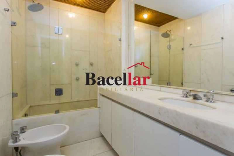380 m² apartment with 4 en-suite bedrooms and 7 baths — photo 24