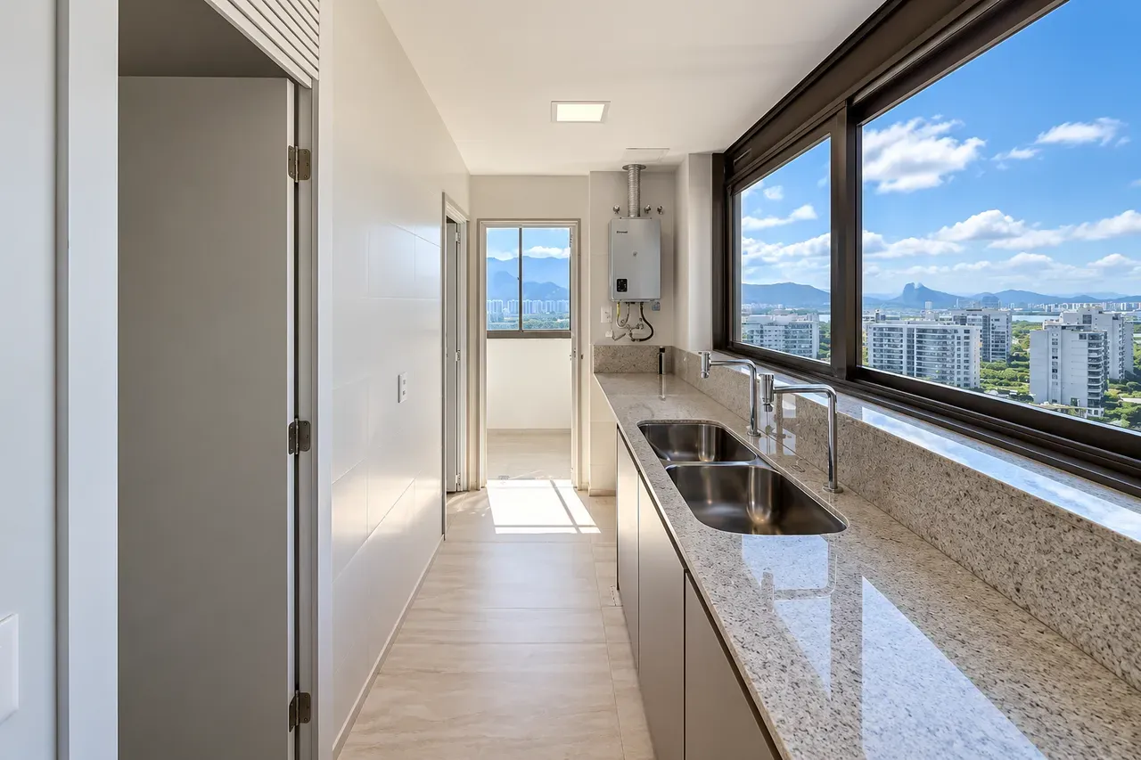 4-bedroom apartment with a water view — photo 16