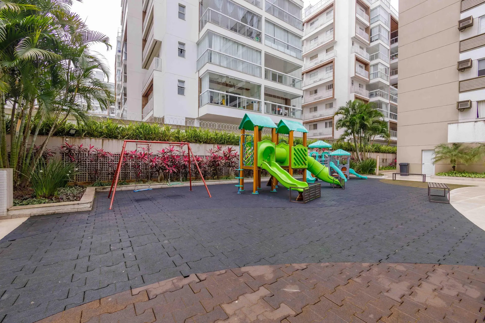 Apartamento de 76 m² com lava-louças e banheira — photo 43