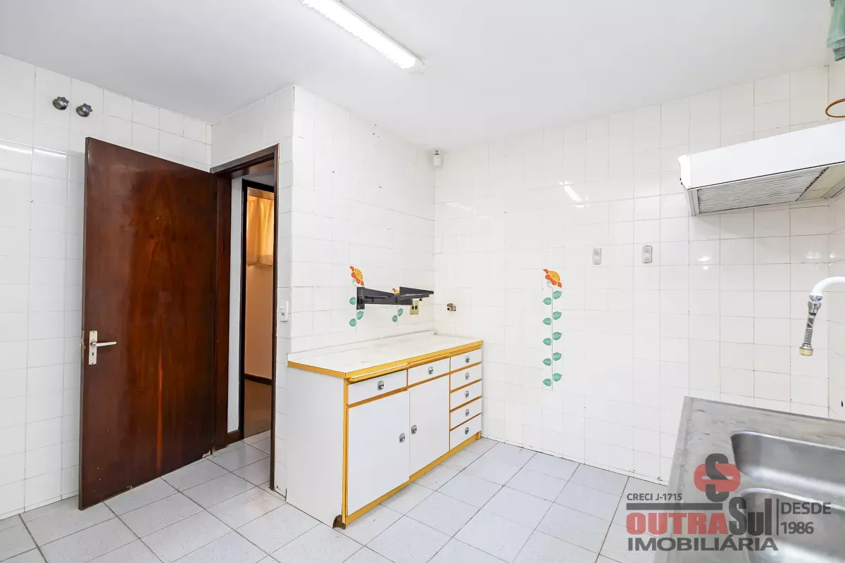 Casa com 2 dormitórios e 4 banheiros para locação — photo 30
