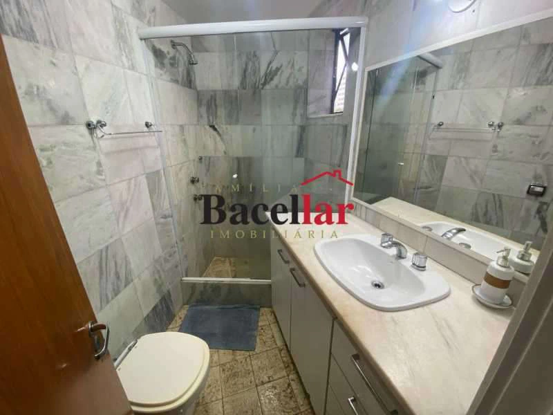 2-bedroom apartment with 4 bathrooms and 180 m² — photo 14