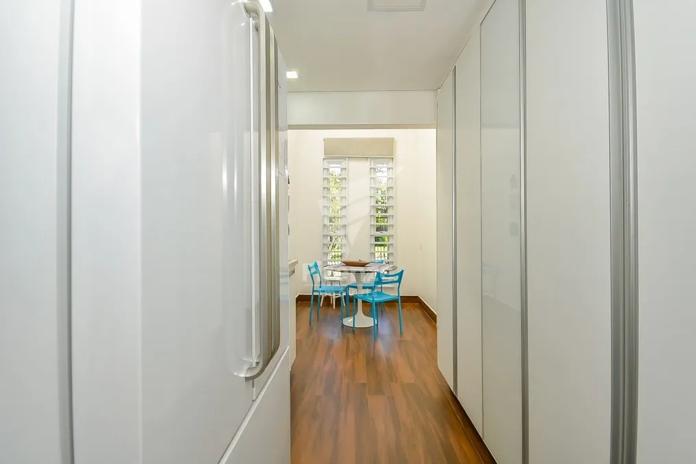424 m² house with 3 en-suite bedrooms and 4 parking spots — photo 55