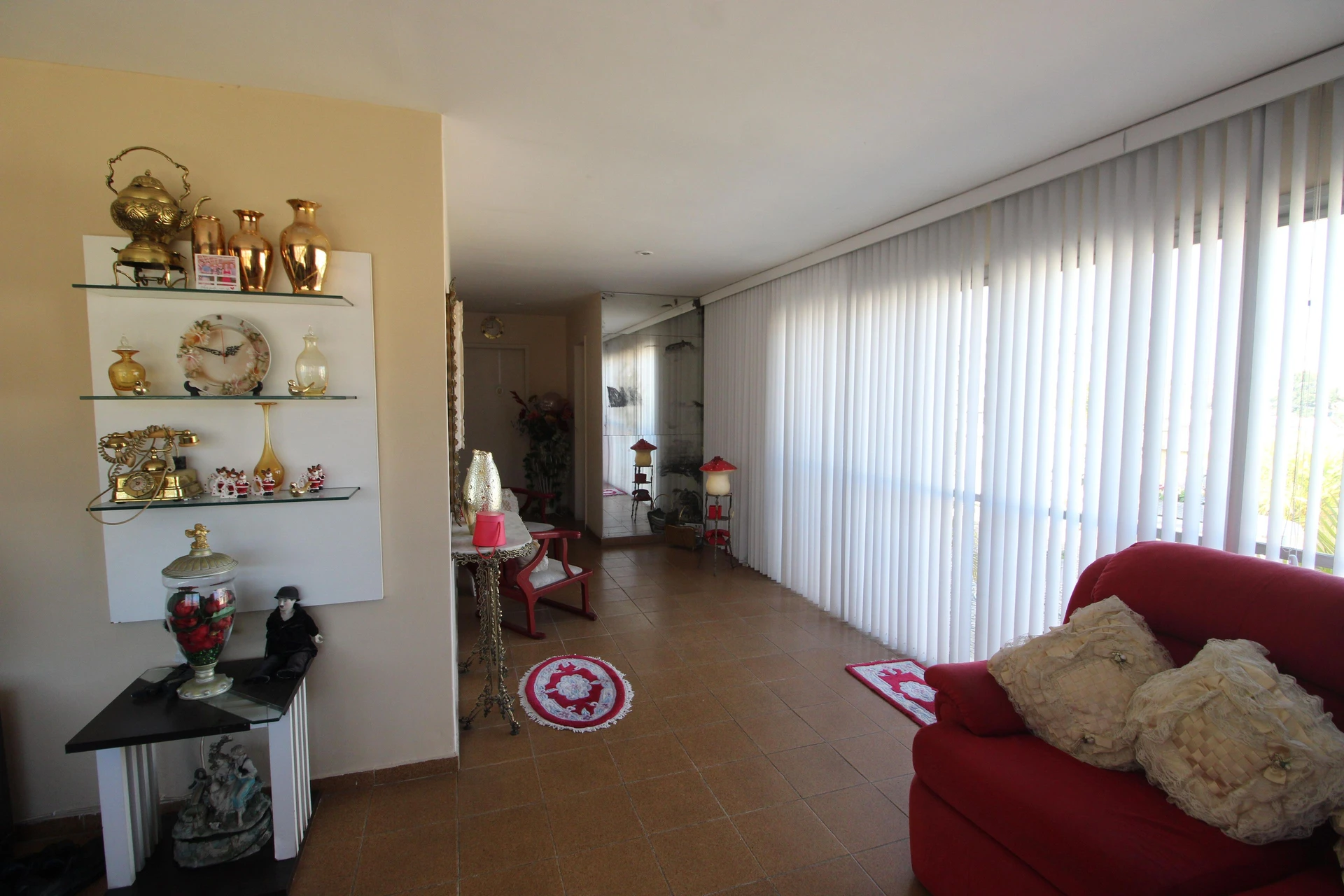 Furnished 4-bedroom rental apartment with 5 parking spaces — photo 23