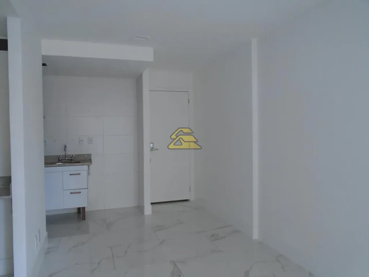 Apartamento de 1 quarto com varanda e box de vidro — photo 8