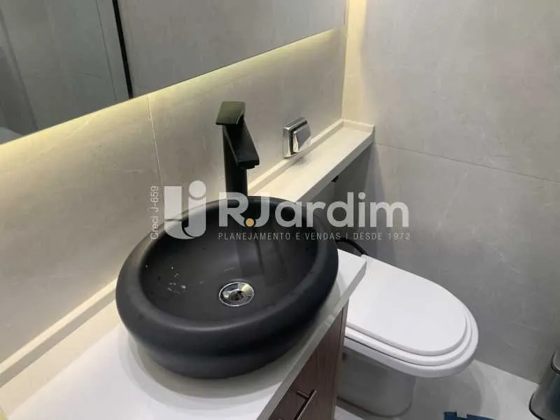 Furnished 4-bedroom apartment with 4 baths, 133 m² — photo 12