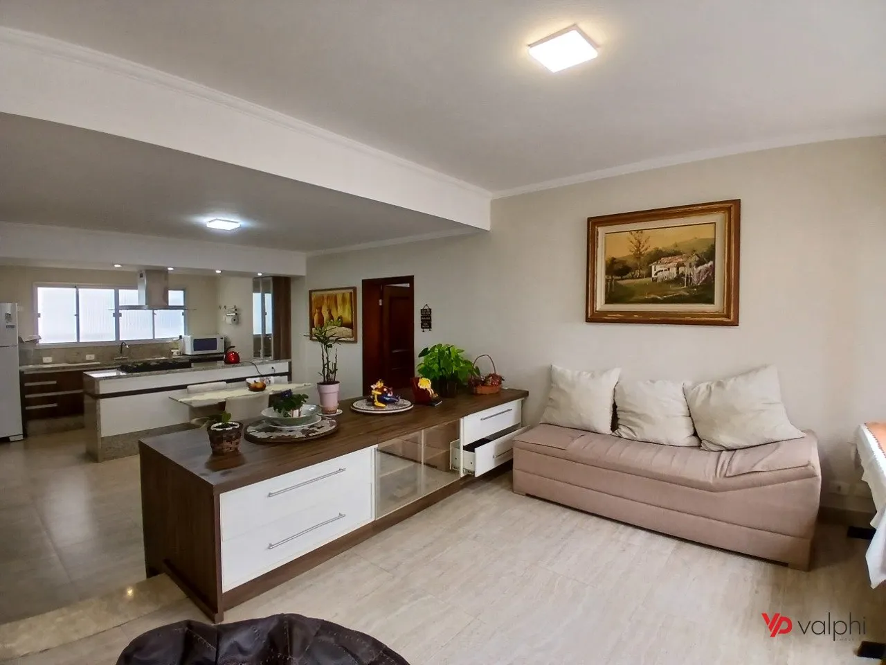 4-bedroom apartment with a walk-in closet in Curitiba — photo 49