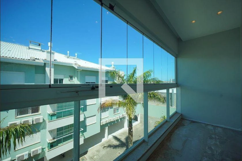 Apartment, 205 m², with a glass-enclosed balcony — photo 12