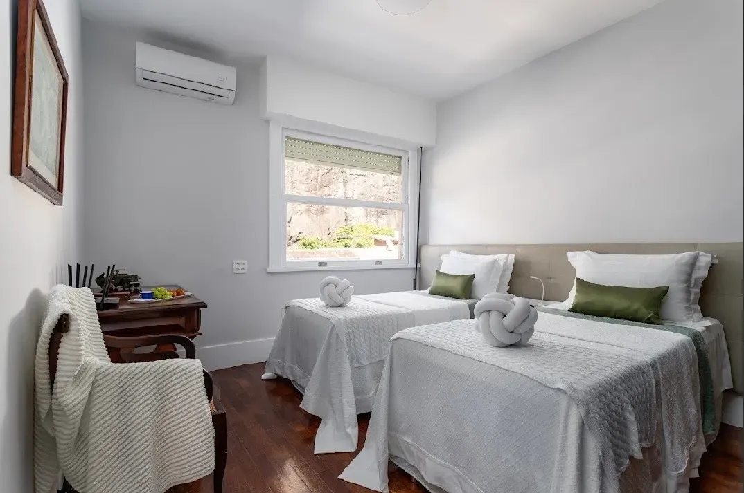 3-bedroom apartment with floor-to-ceiling windows — photo 23