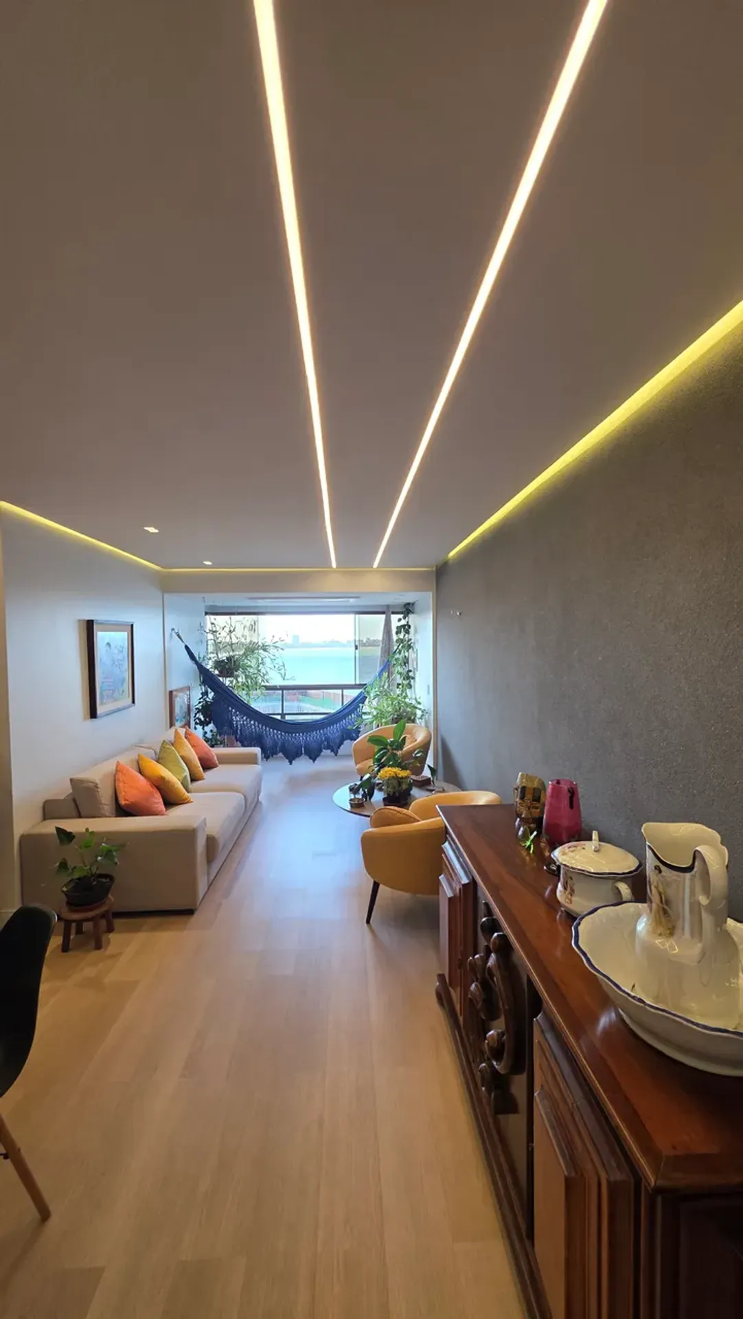 Water view in a 3-bedroom apartment, 135 m²