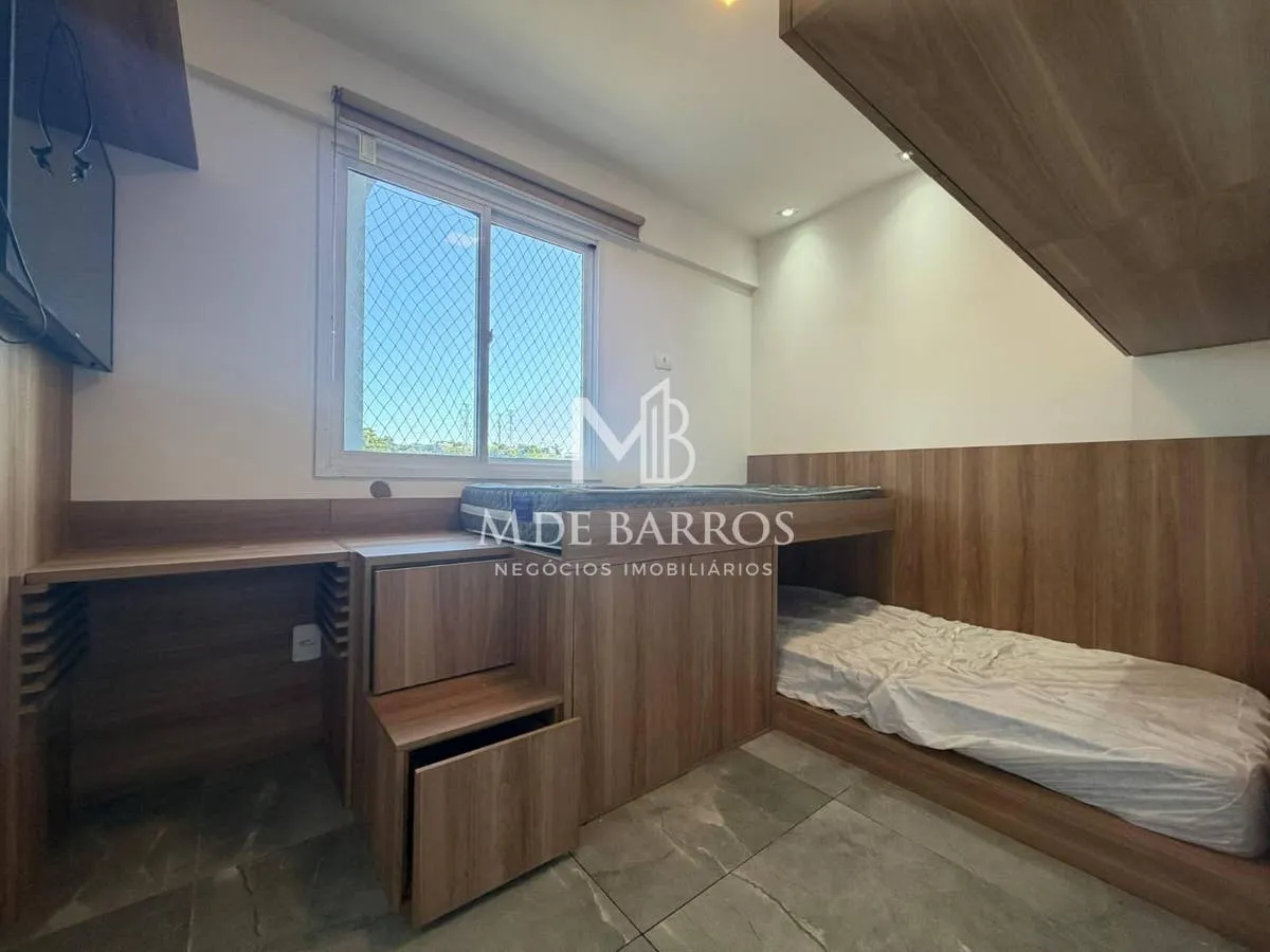 Floor-to-ceiling windows in a 2-bedroom apartment, 54 m² — photo 10