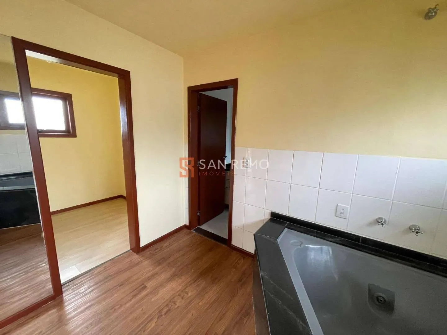 House with 4 bedrooms and 1 en-suite, 600 m² — photo 36