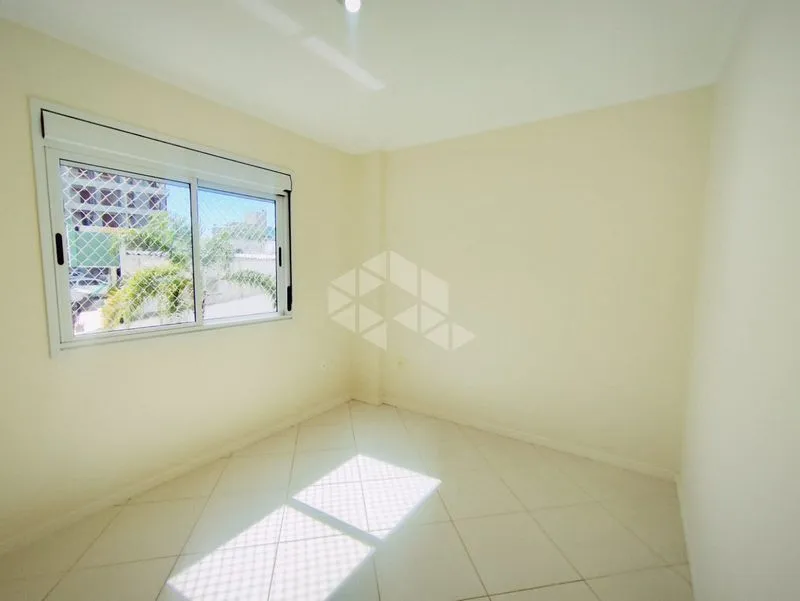 3-bedroom apartment in a building with a pool — photo 17