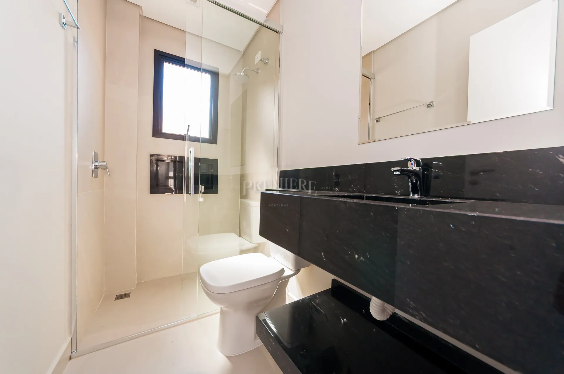House, 97 m², with a glass-enclosed balcony — photo 4