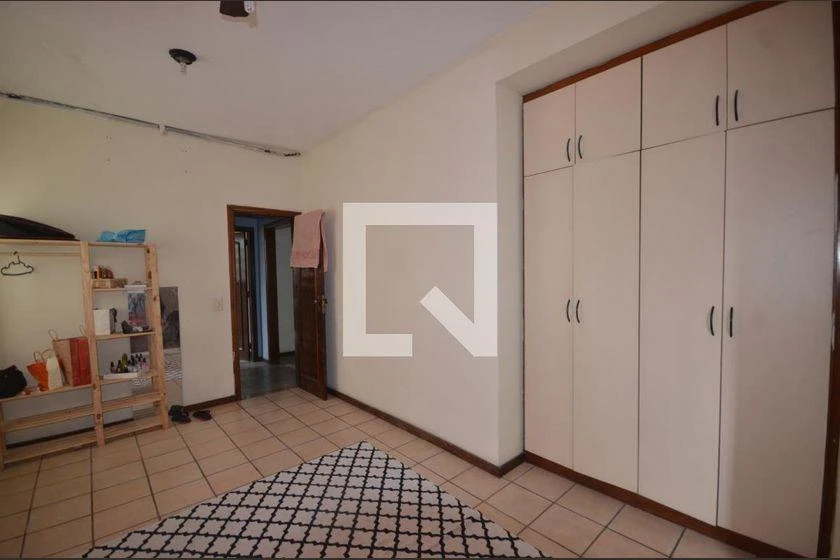 House with private garden and 7 bedrooms in 400 m² — photo 32