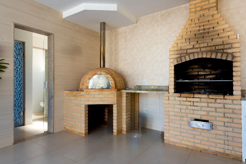 680 m² house with 4 en-suite bedrooms and 7 bathrooms — photo 28