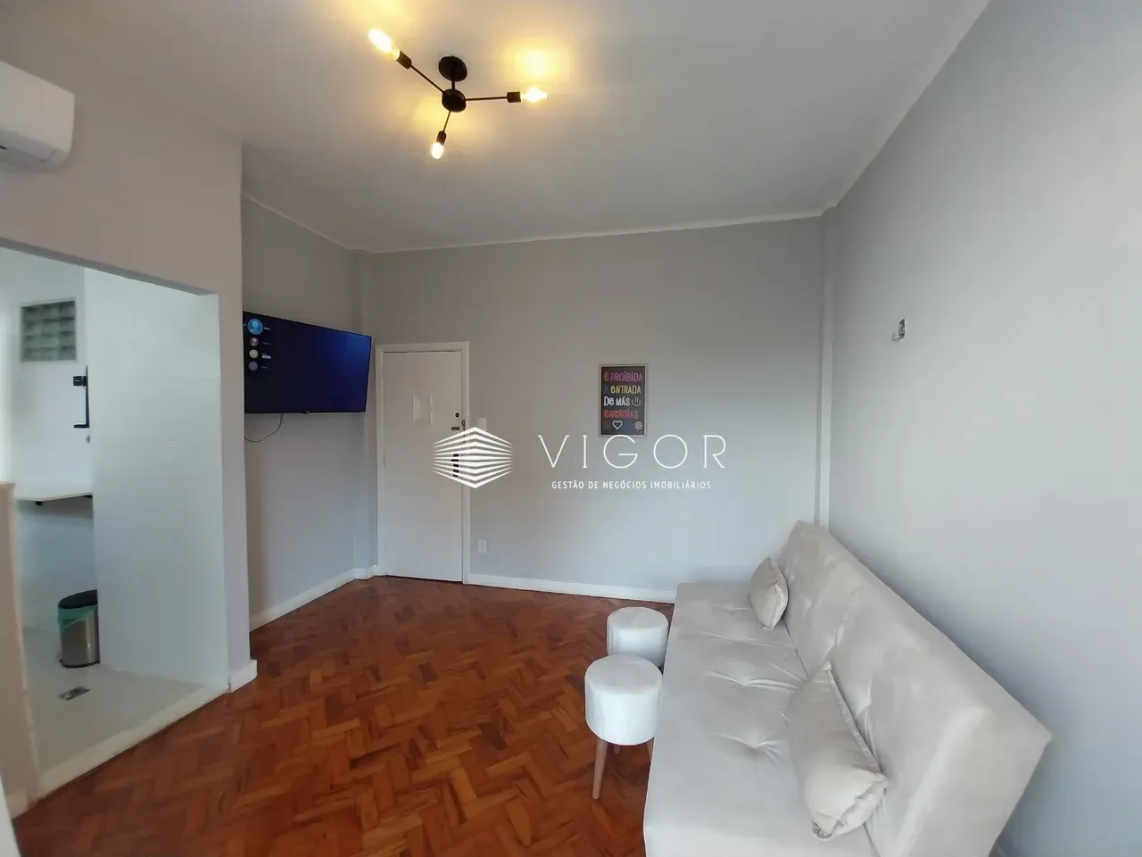 Furnished 49 m² apartment with 1 en-suite bedroom — photo 6