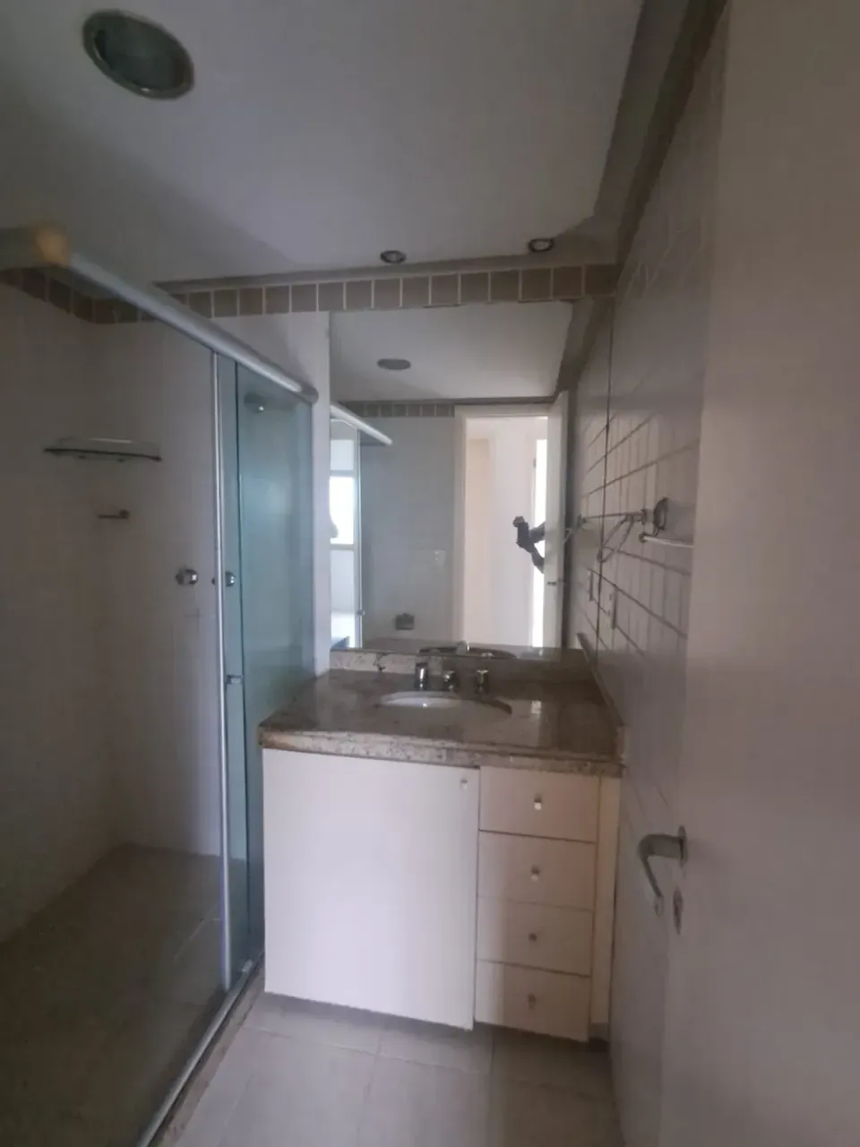 Rental apartment with 3 bedrooms and 3 bathrooms — photo 20