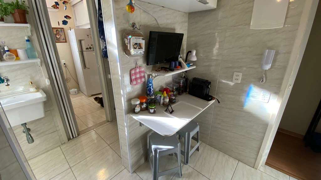 Apartamento de 3 quartos com fogão a gás e móveis — photo 16