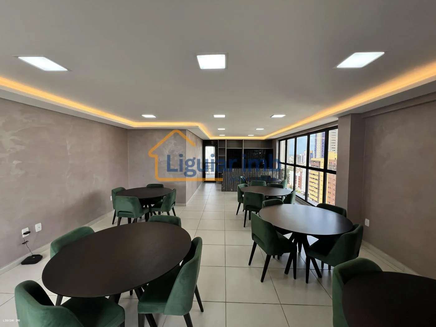 Apartamento de 75 m² com 3 quartos e varanda