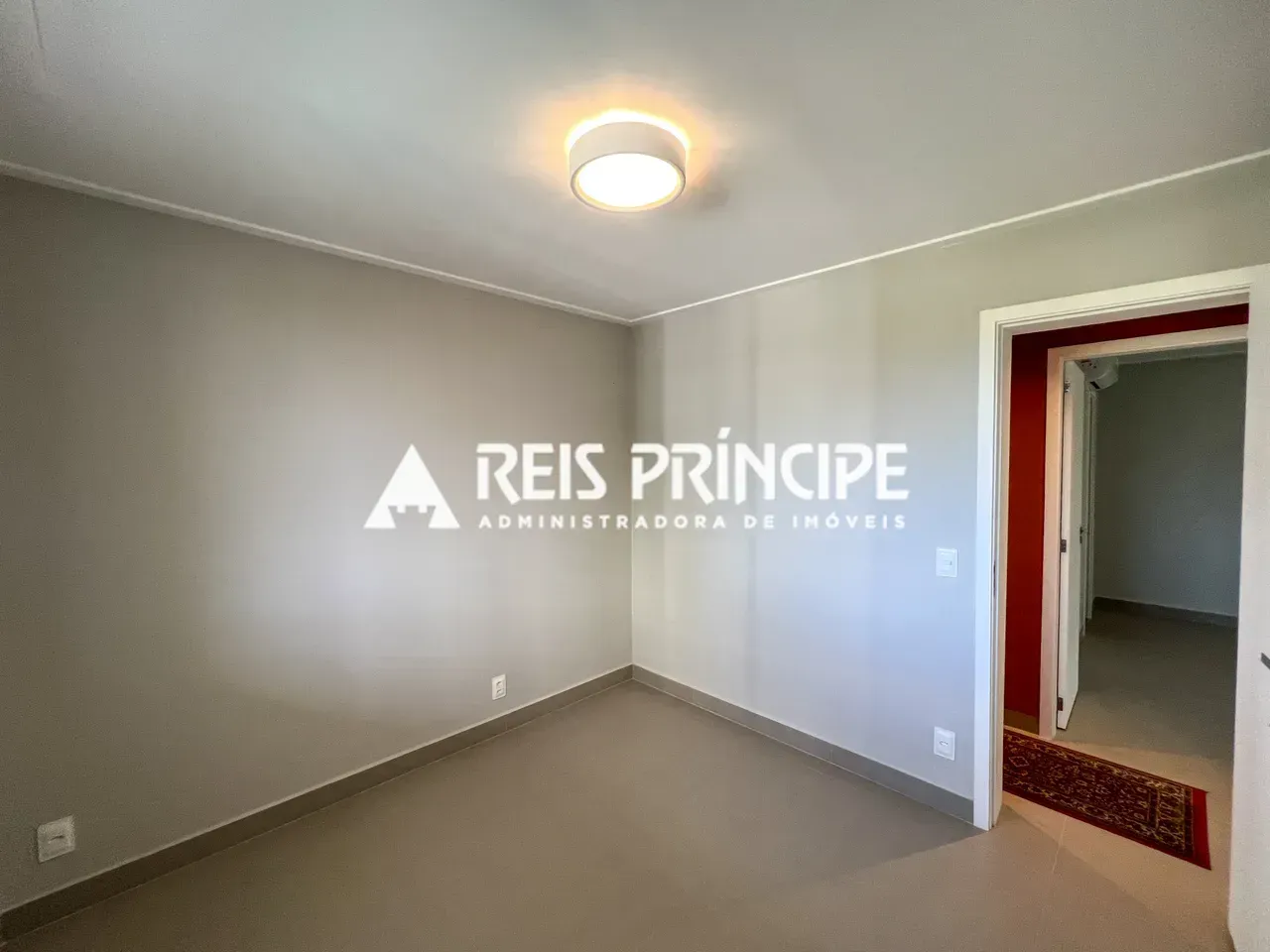 3-bedroom apartment with a suite; balcony and view — photo 12