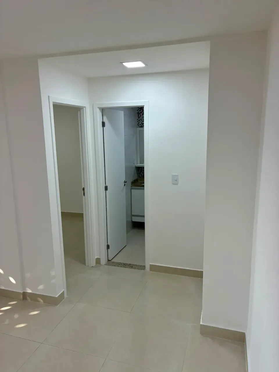 Apartamento de 1 quarto com mini-cozinha e box de vidro — photo 2