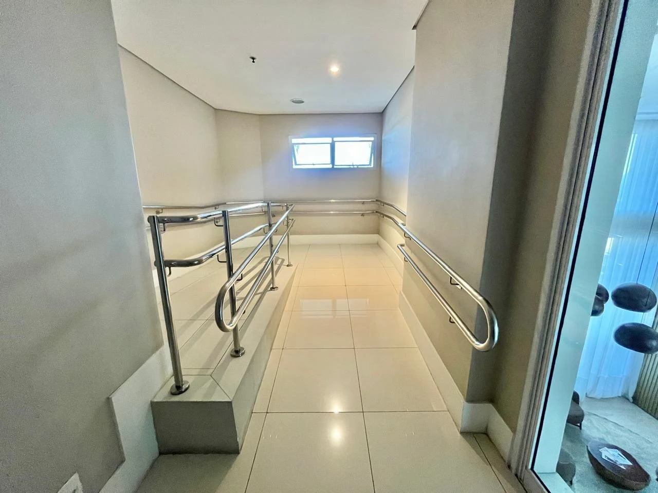 3-bedroom apartment in a building with a sauna — photo 53