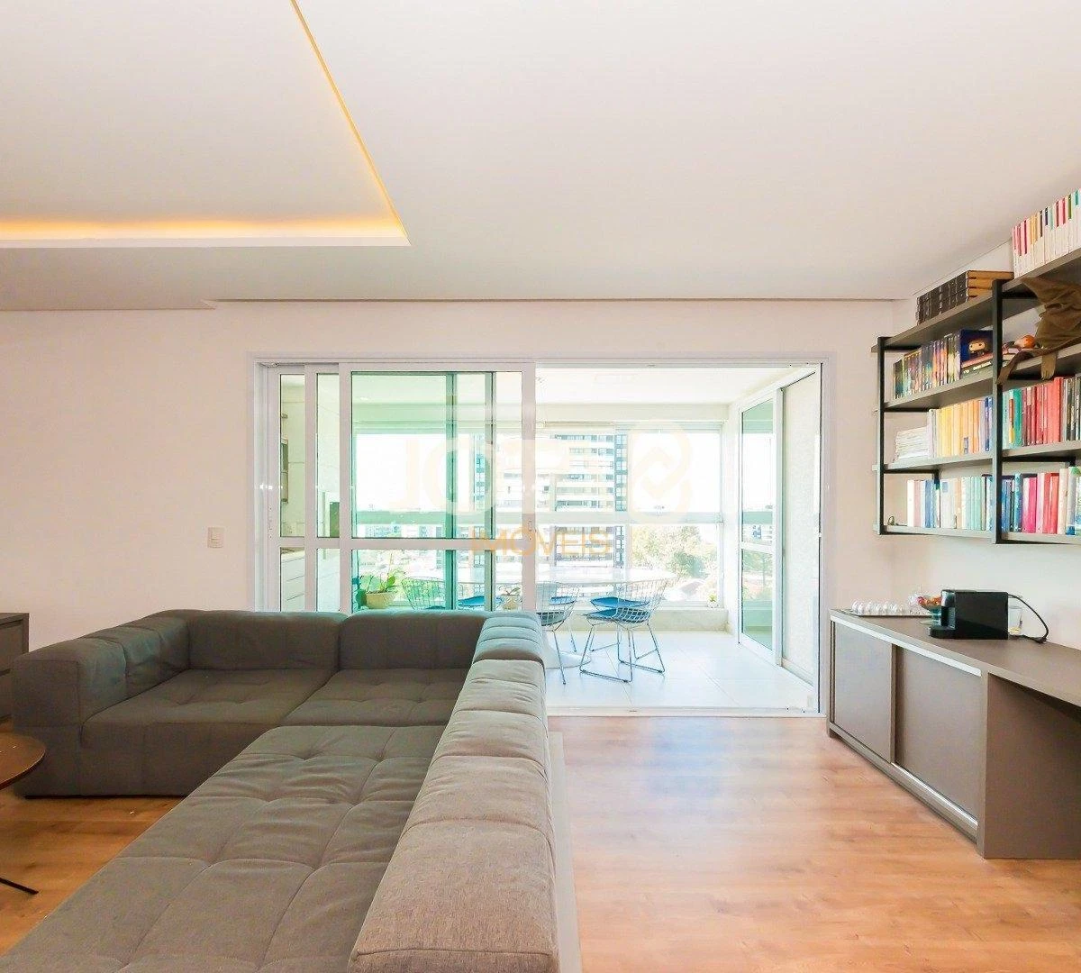 Furnished 155 m² apartment with 3 bedrooms and 1 en-suite — photo 12