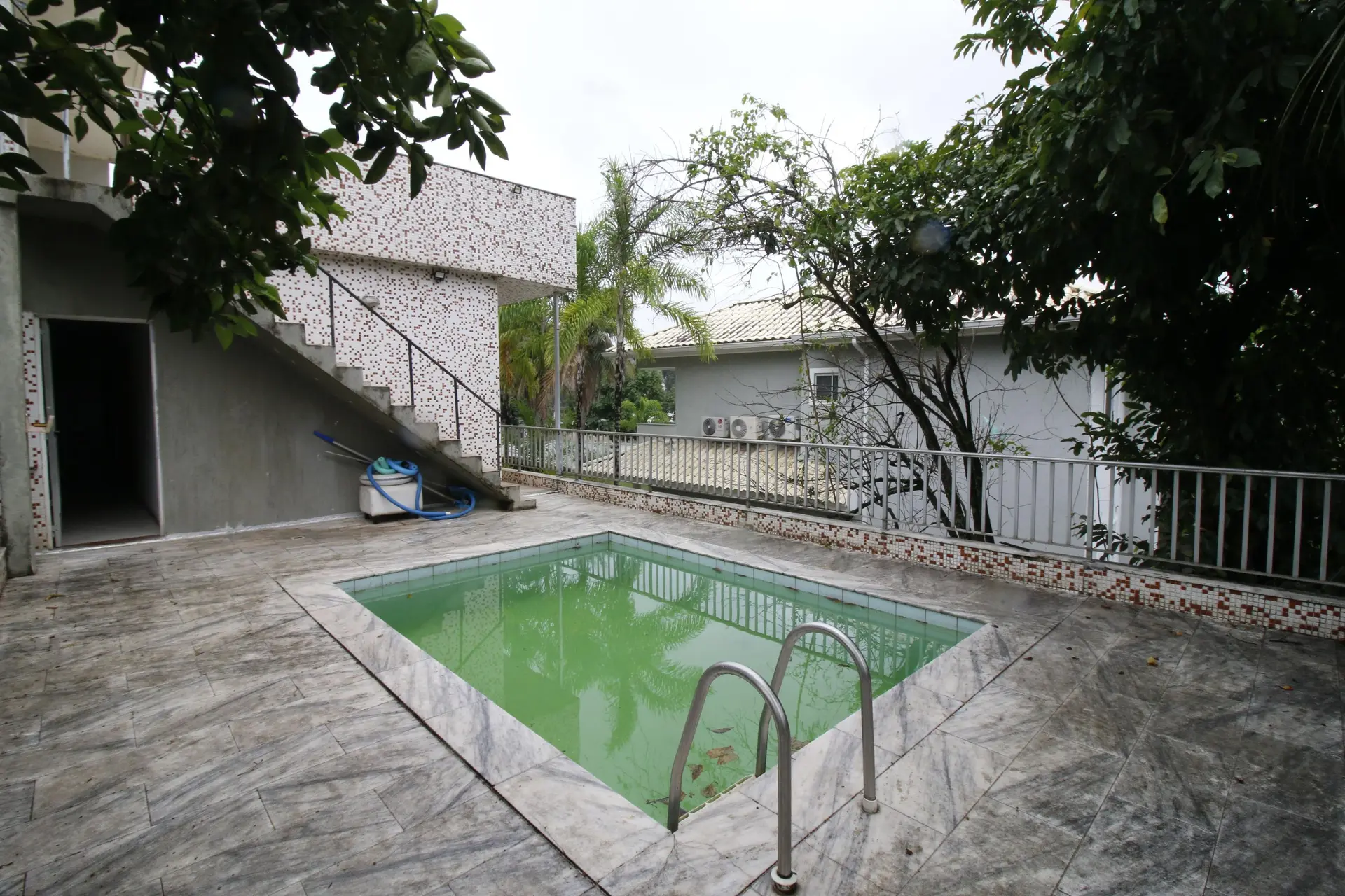 Condo house with 4 bedrooms and 2 en-suites, 3 parking — photo 12