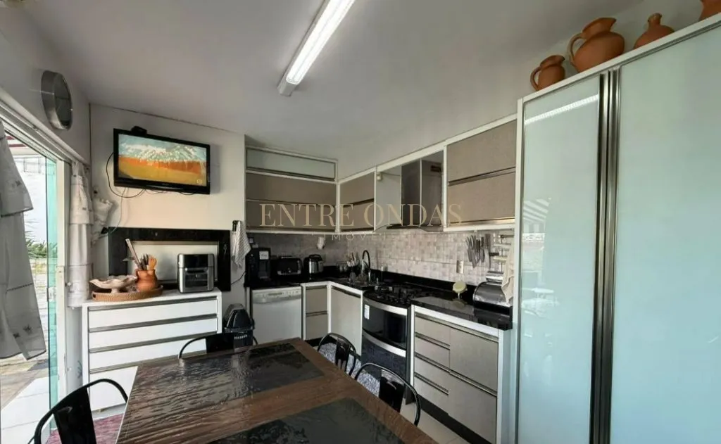 400 m² house with a private pool and a dishwasher — photo 15