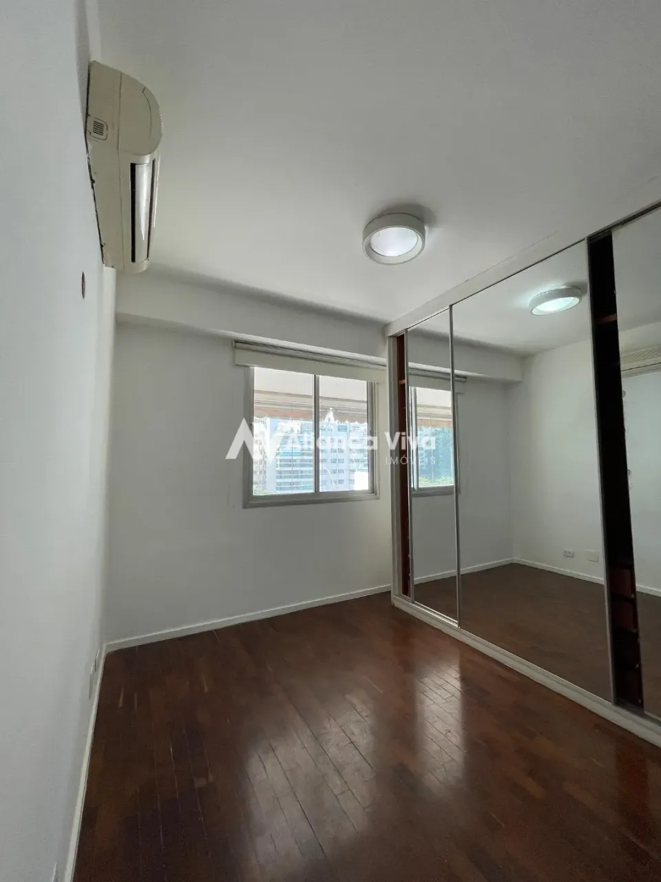 3-bedroom apartment with 1 suite and 4 bathrooms — photo 2