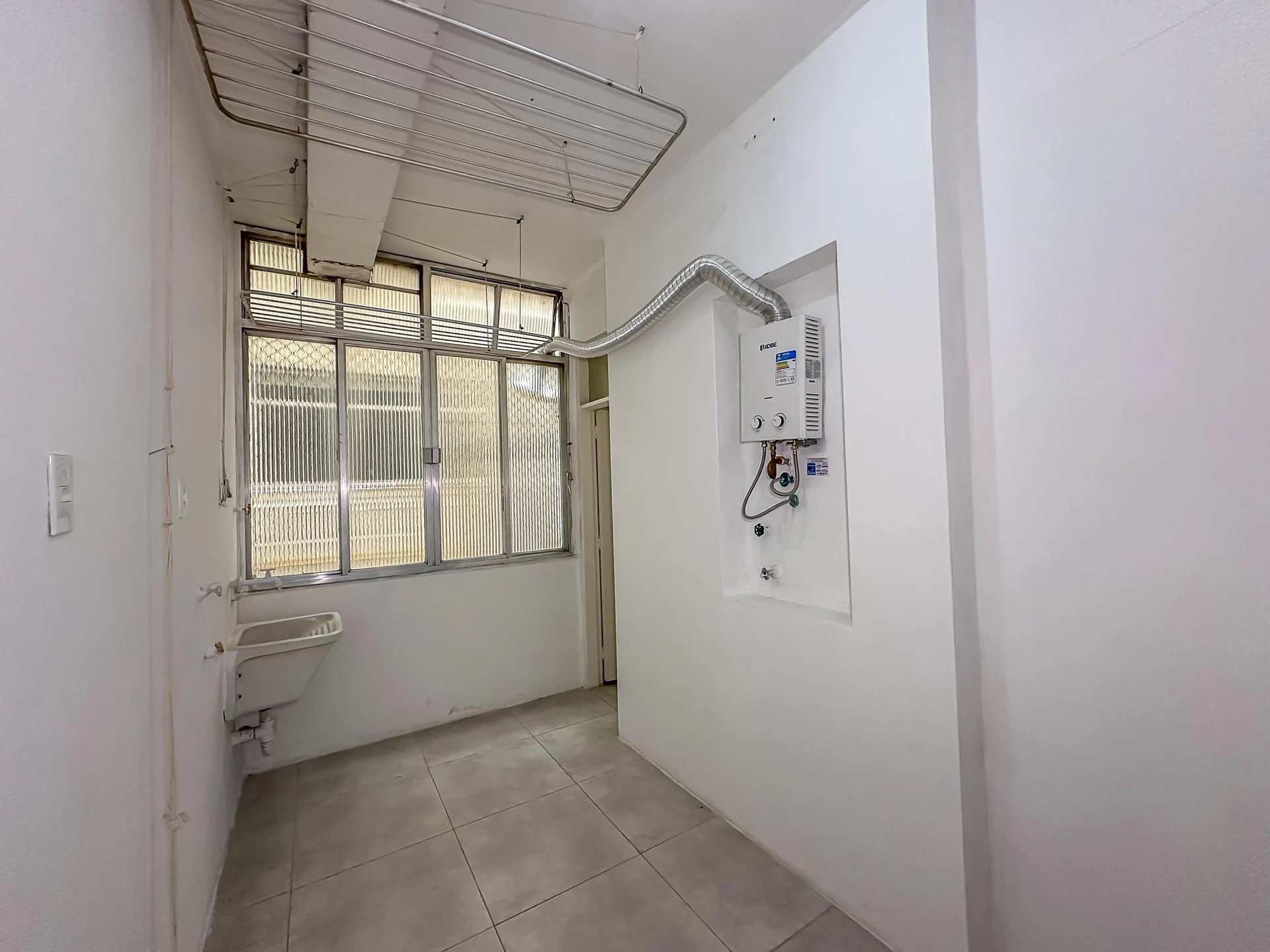 Apartment with 3 bedrooms, 1 en-suite and separate kitchen — photo 7