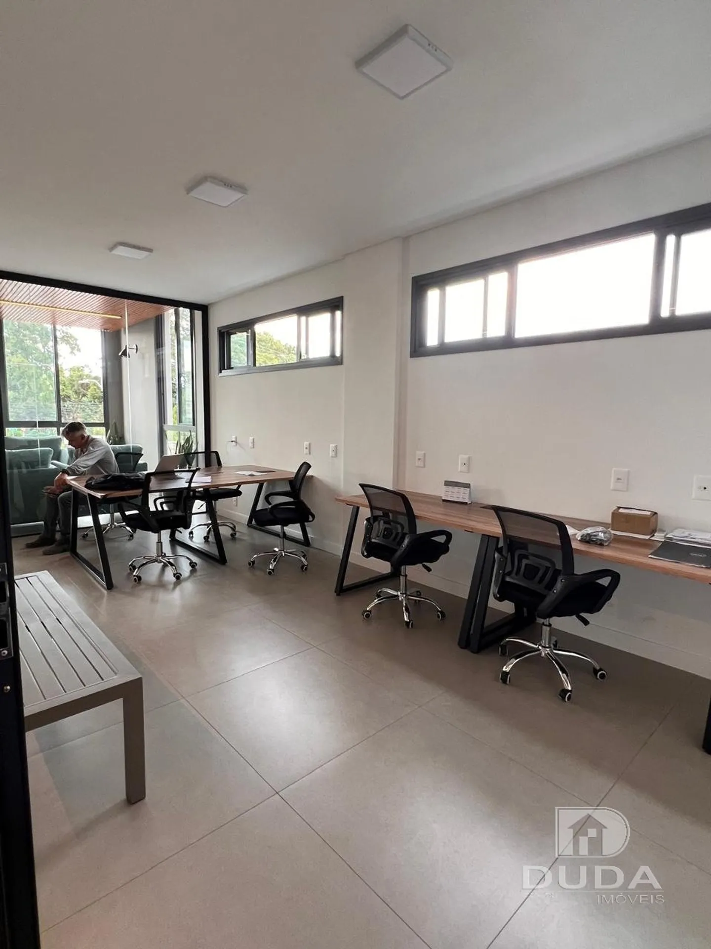 Furnished 1-bedroom apartment with balcony grill — photo 18