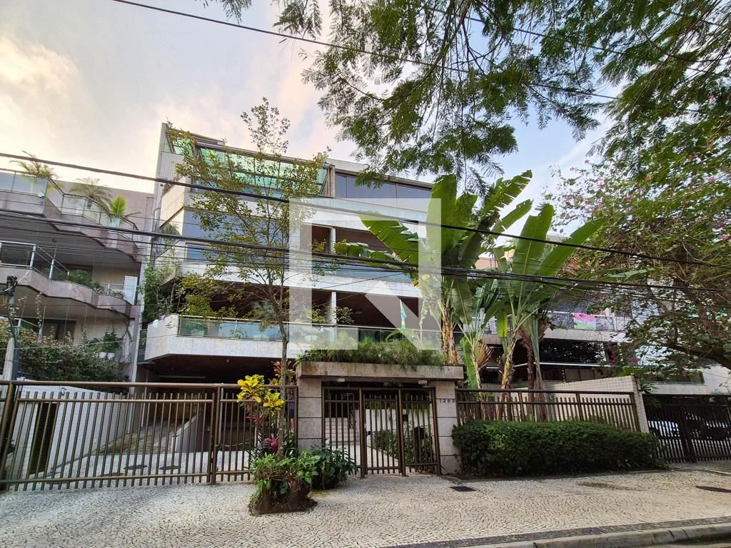 Furnished apartment with 5 en-suite bedrooms and terrace — photo 125