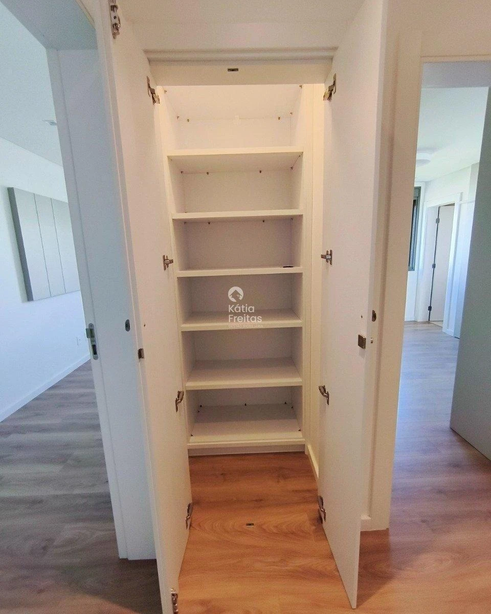 132 m² unfurnished apartment with 3 en-suites — photo 39
