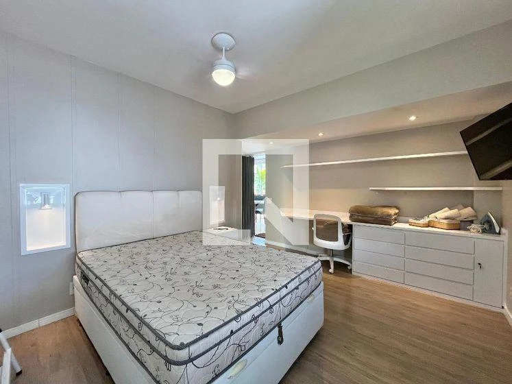 Furnished apartment, 130 m², with floor-to-ceiling windows — photo 14
