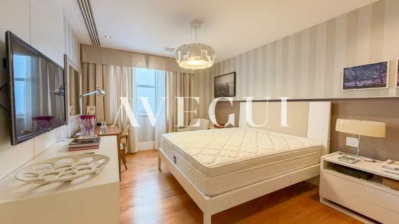 Квартира 530 м²: 4 суїти, 5 ванних і вид на воду — photo 12