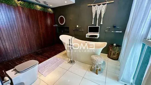 Меблированный дом с 5 спальнями и 700 м² — photo 62