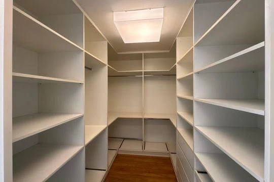 4-bedroom apartment with a separate kitchen, 260 m² — photo 12