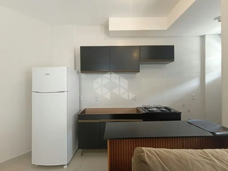 2-bedroom apartment with a home office — photo 2