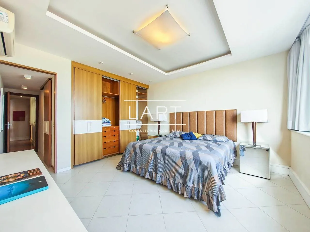 3-bedroom apartment with a water view in Rio de Janeiro — photo 7