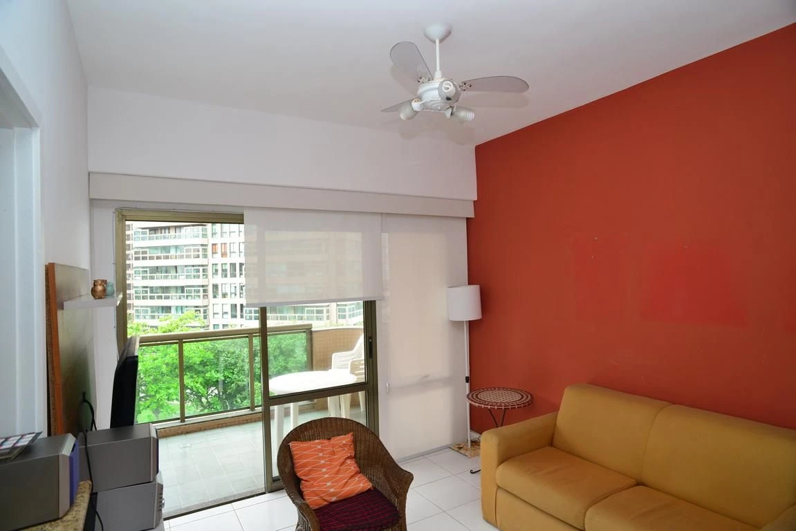 Furnished apartment, 66 m², with floor-to-ceiling windows — photo 10