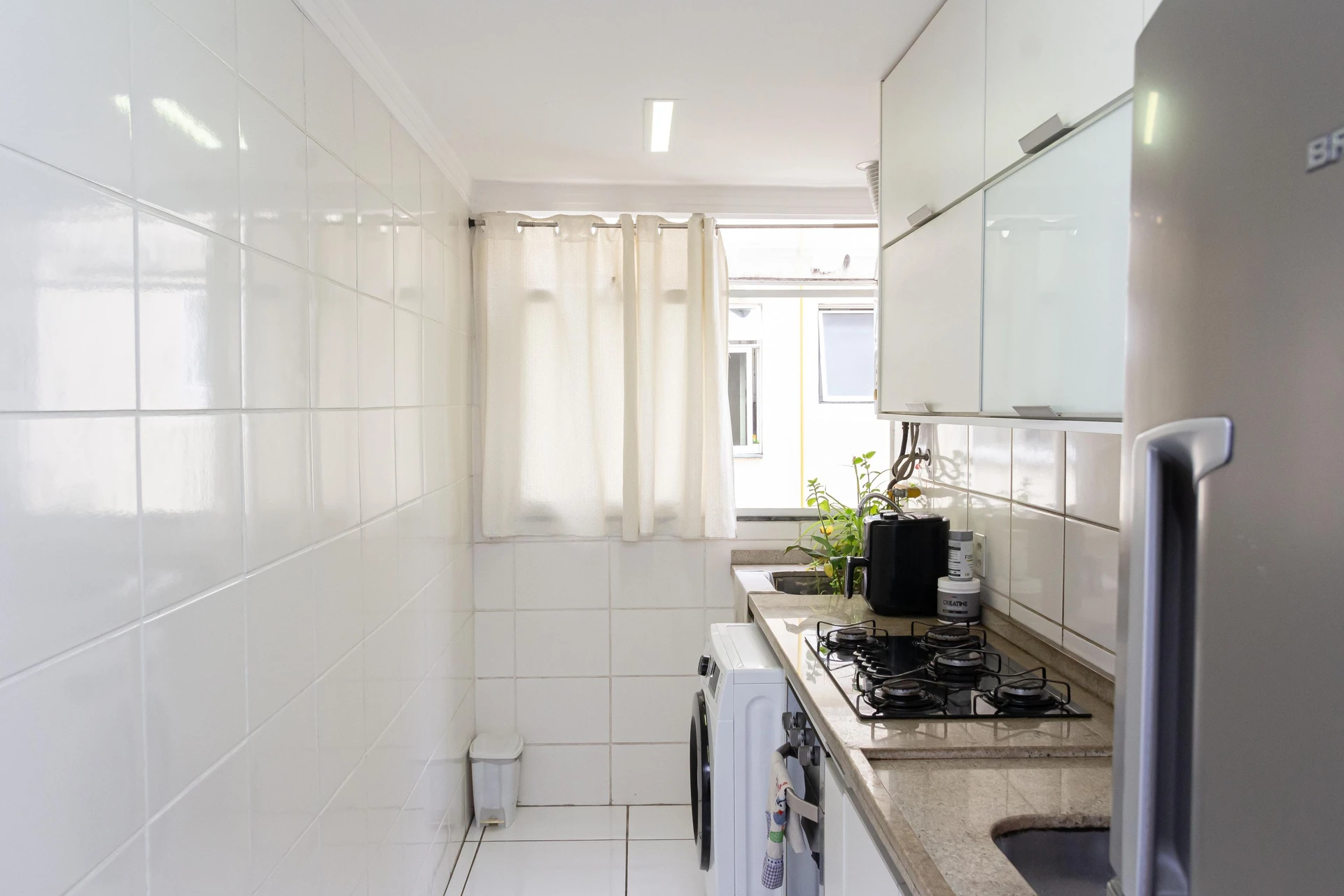 Apartamento mobiliado de 2 quartos em condomínio com piscina — photo 10