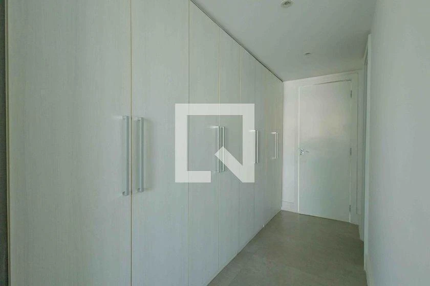 6-bedroom house with 470 m² and 7 parking spaces — photo 4
