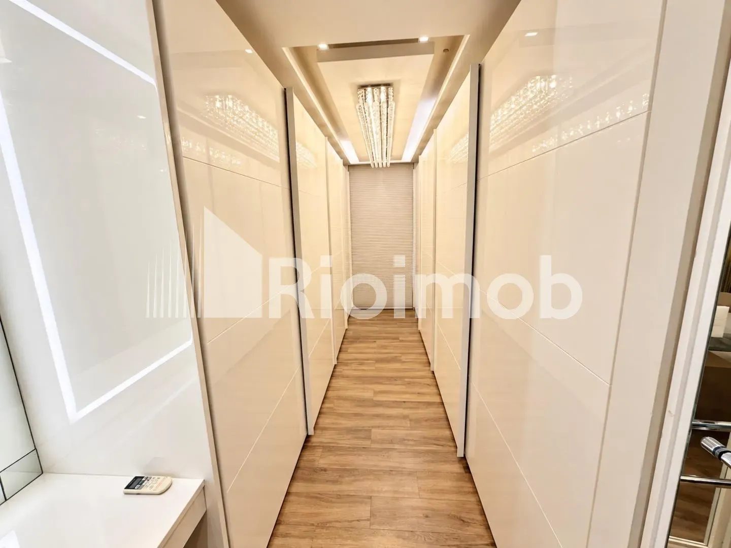 Ванна та 5 спалень: будинок 889 м² — photo 32
