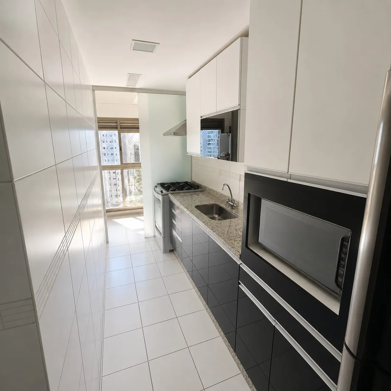 Furnished apartment with 4 bedrooms and 3 bathrooms — photo 2