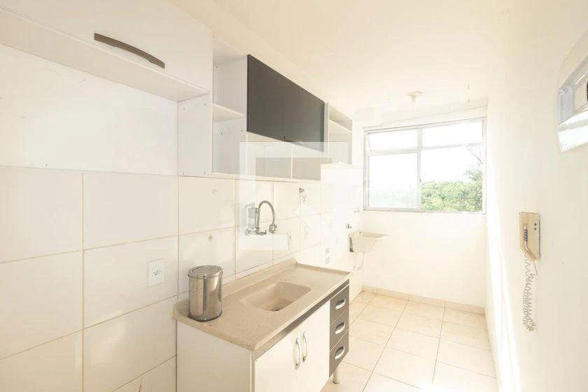 Apartamento de 2 quartos com cozinha separada e 55 m²